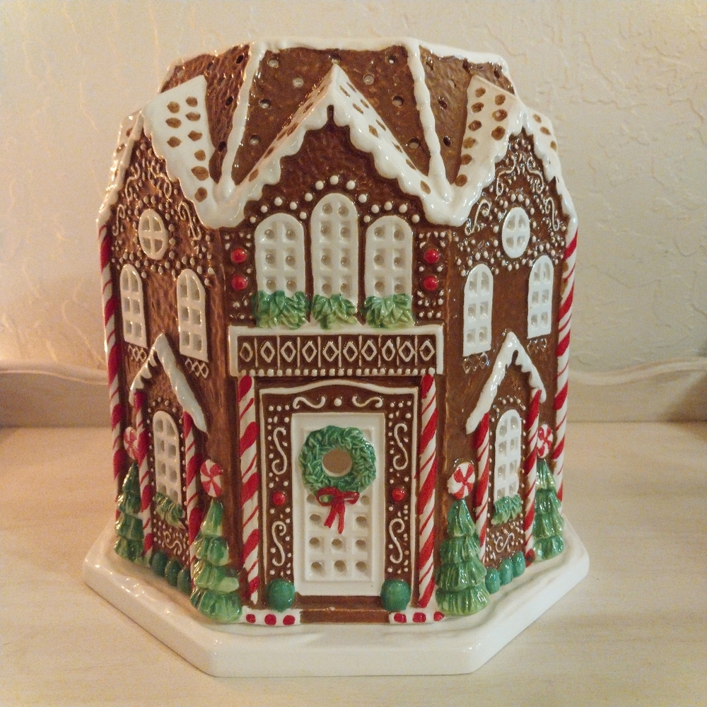 Homeworx by Harry Slatkin Ceramic Xmas Gingerbread House Candle Holder Rare